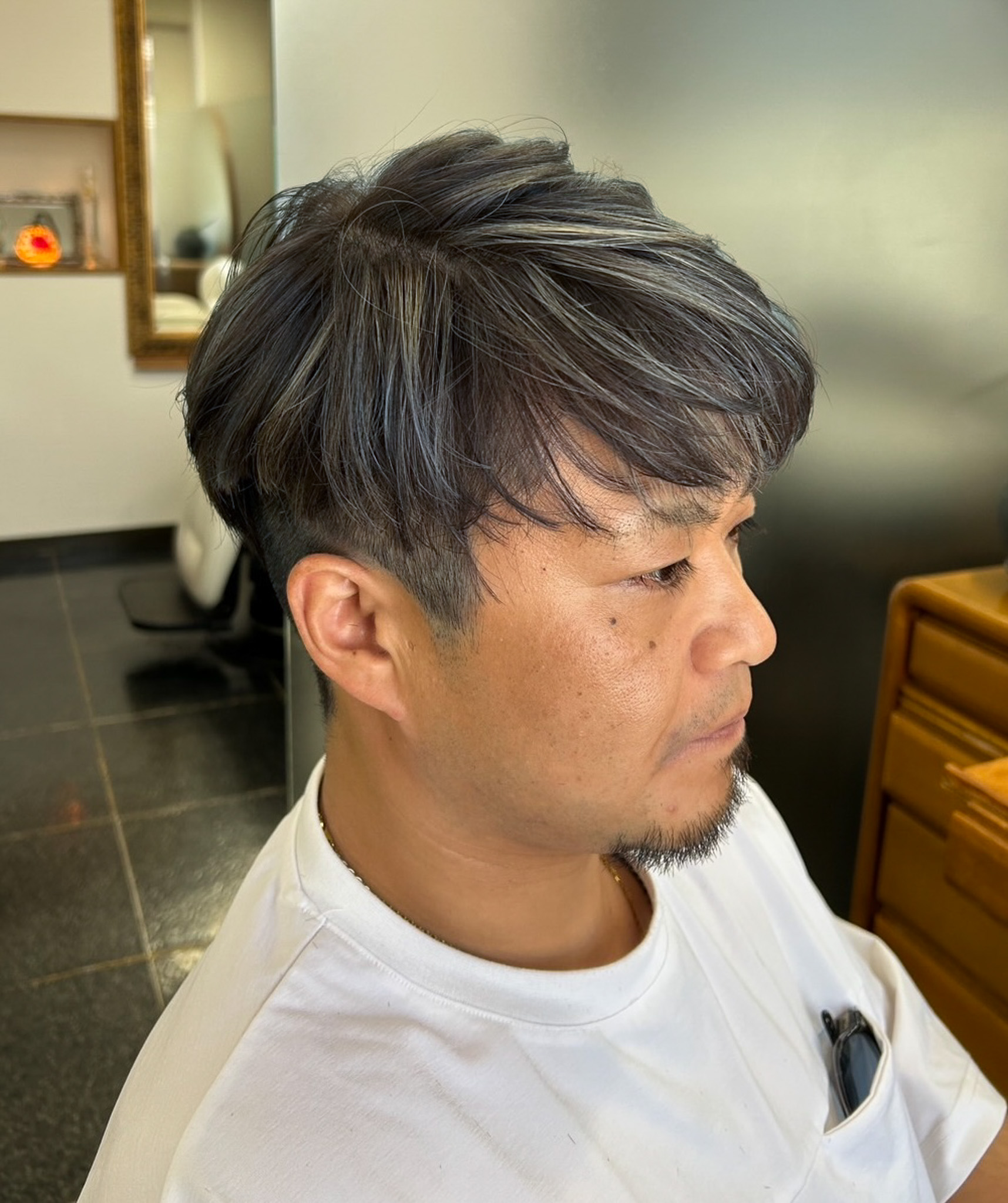 メンズ　ハイライト　グレージュ　広島